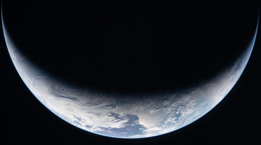 Why did the NASA choose a Nikon D5, from 10 years ago, to go to the Moon in 2026?