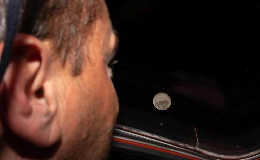 Why did the NASA choose a Nikon D5, from 10 years ago, to go to the Moon in 2026?