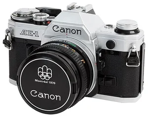 Rumor: Canon prepara una cámara estilo AE-1 para 2026