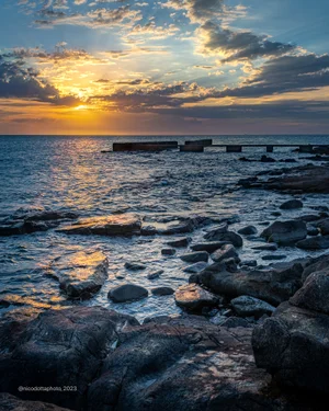 A lo lejos algo maravilloso