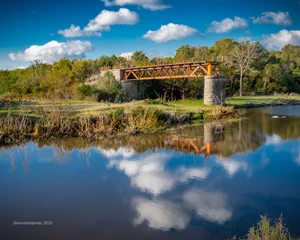 Viejo puente de un ferrocarril